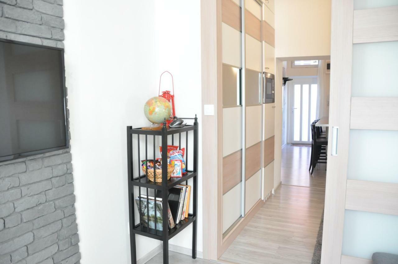Modern & Historic Apartment Bratislava Ngoại thất bức ảnh